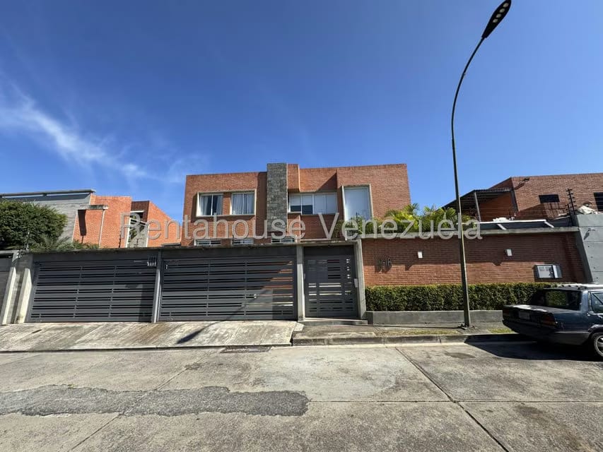 Casa (Multipes Niveles) en Venta en Lomas de La Lagunita, Distrito Metropolitano - 78