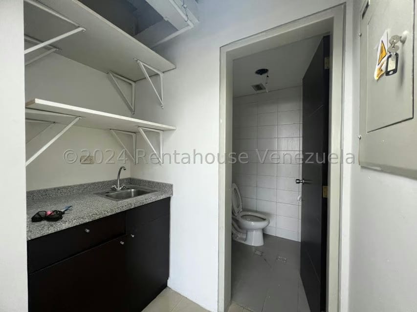 Comercial (Oficina) en Venta en La Lagunita Country Club, Distrito Metropolitano - 6