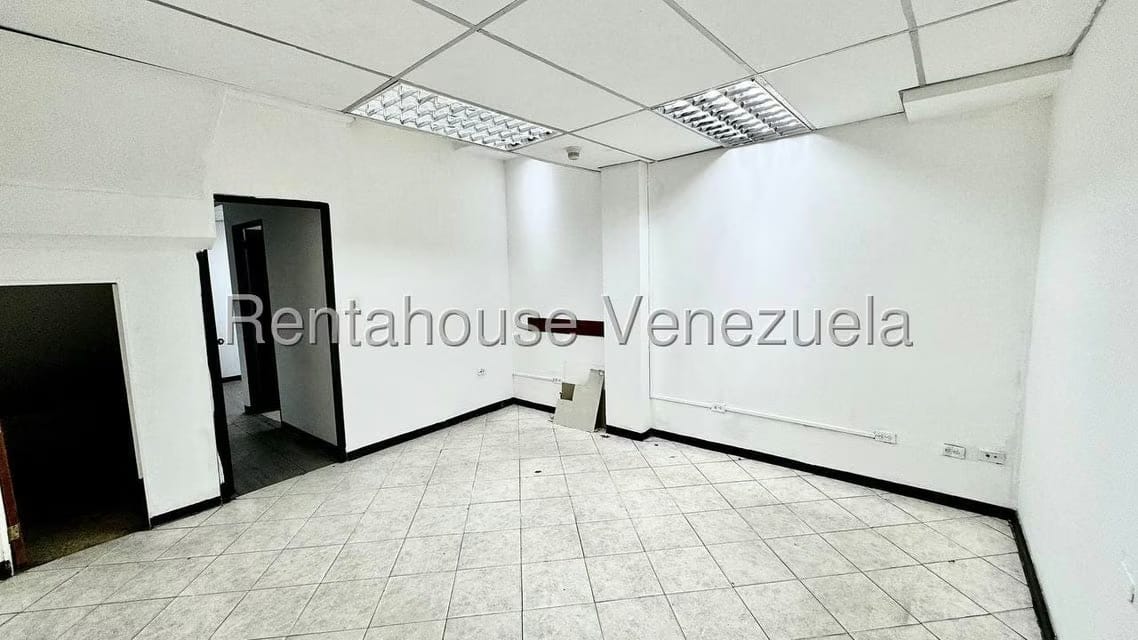 Comercial (Local Comercial) en Alquiler en Bello Monte, Distrito Metropolitano - 11