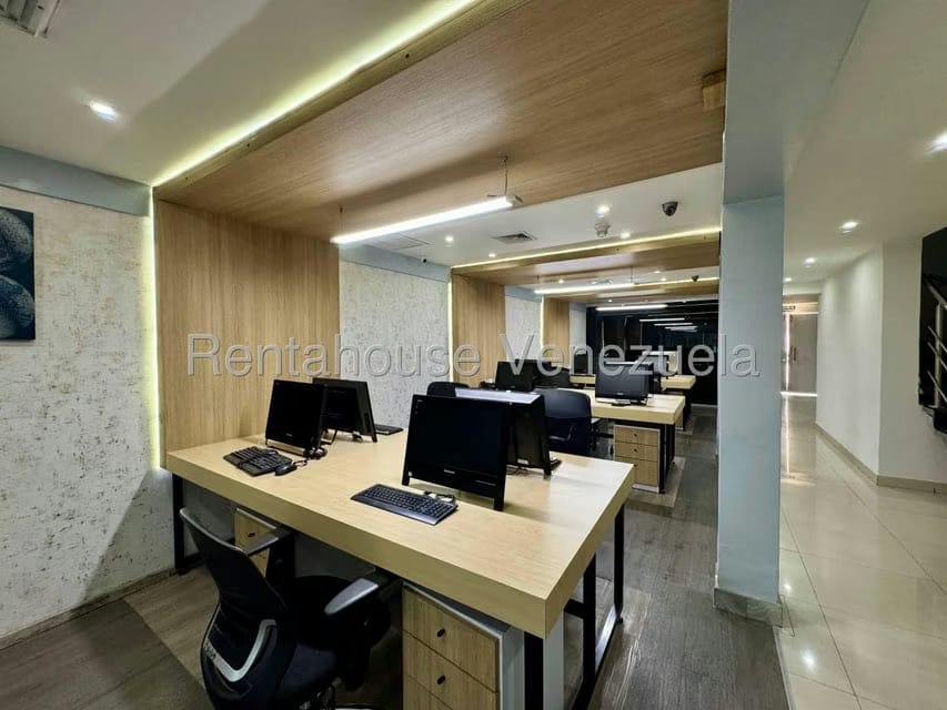 Comercial (Local Comercial) en Venta en Chuao, Distrito Metropolitano - 26