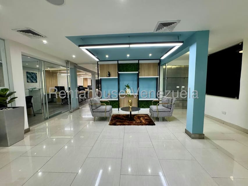 Comercial (Local Comercial) en Venta en Chuao, Distrito Metropolitano - 4