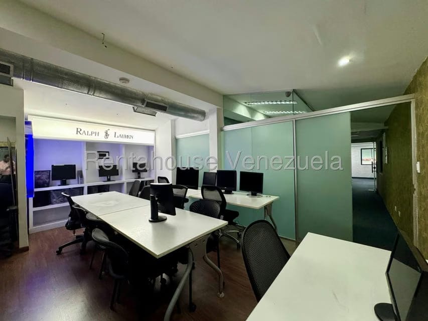 Comercial (Local Comercial) en Venta en Chuao, Distrito Metropolitano - 42