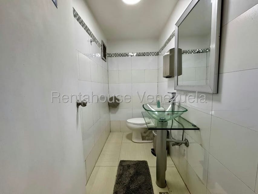 Comercial (Local Comercial) en Venta en Chuao, Distrito Metropolitano - 56