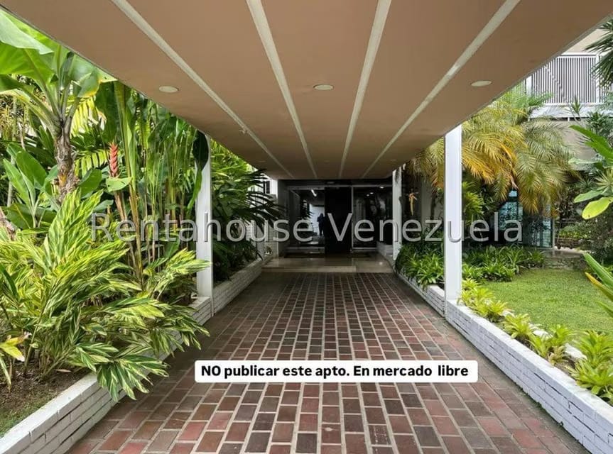 Apartamento (1 Nivel) en Venta en San Roman, Distrito Metropolitano - 2