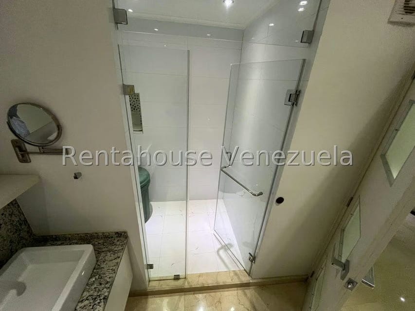 Apartamento (1 Nivel) en Venta en San Roman, Distrito Metropolitano - 33