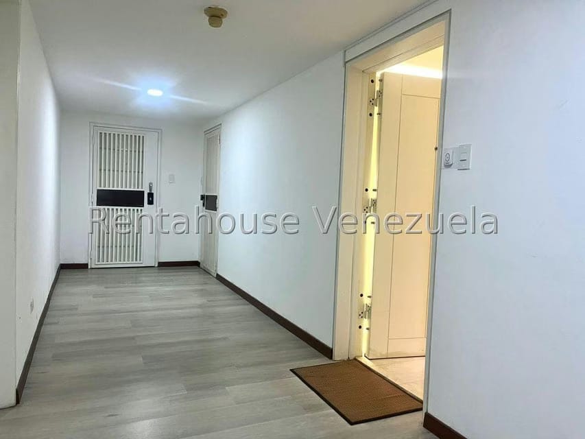 Apartamento (1 Nivel) en Venta en San Roman, Distrito Metropolitano - 5