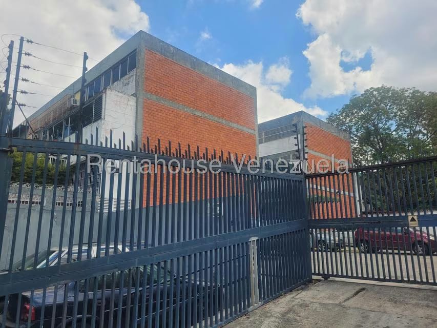 Apartamento (Duplex) en Alquiler en Chuao, Distrito Metropolitano