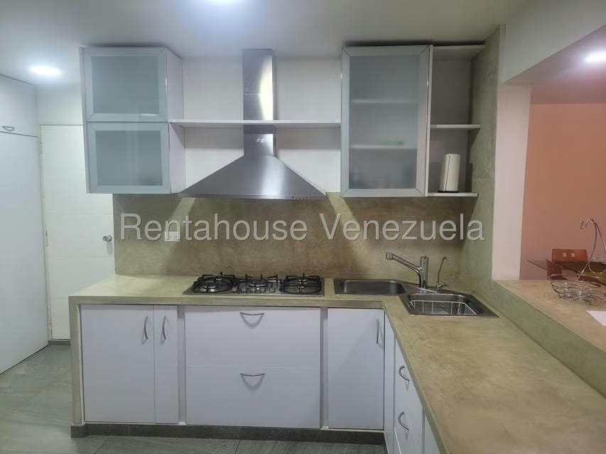 Apartamento (Duplex) en Alquiler en Chuao, Distrito Metropolitano - 3