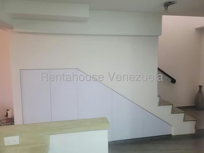 Apartamento (Duplex) en Alquiler en Chuao, Distrito Metropolitano - 4