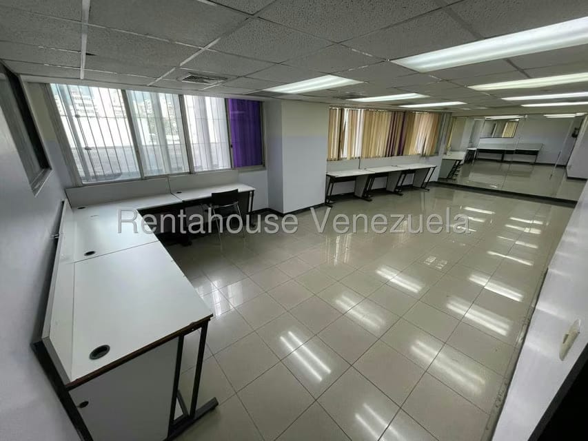 Comercial (Oficina) en Alquiler en Parroquia Catedral, Distrito Metropolitano - 17