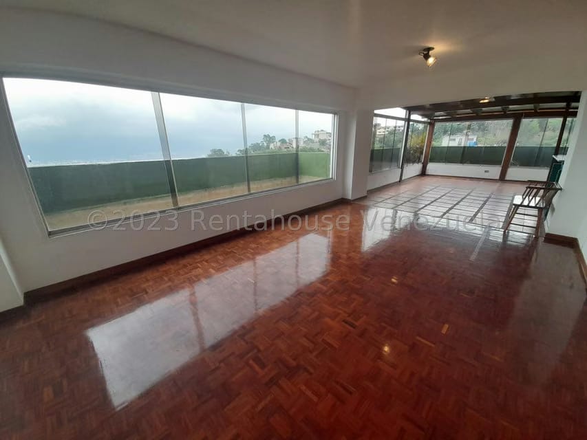 Apartamento (Penthouse) en Venta en Los Naranjos del Cafetal, Distrito Metropolitano - 4