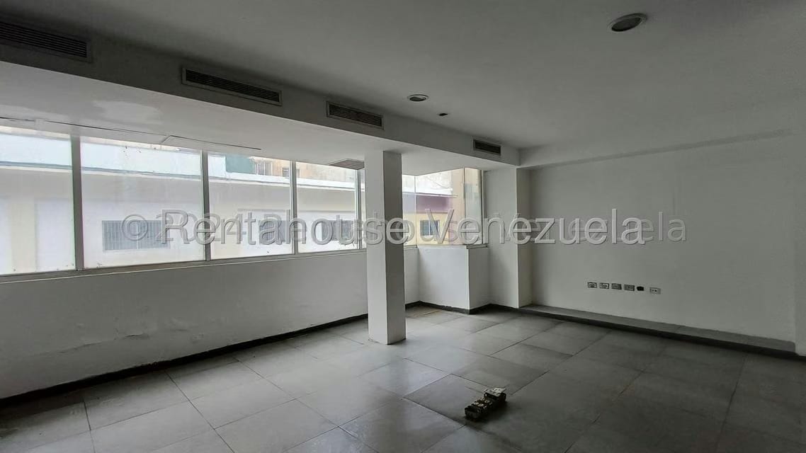 Comercial (Local Comercial) en Alquiler en Parroquia La Candelaria, Distrito Metropolitano - 11