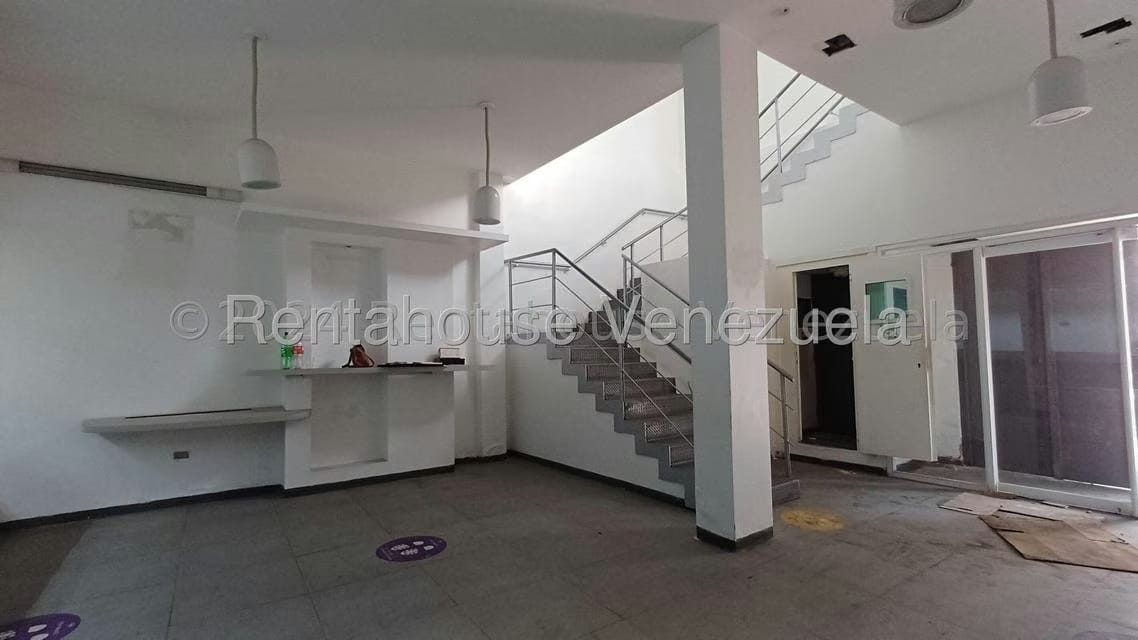 Comercial (Local Comercial) en Alquiler en Parroquia La Candelaria, Distrito Metropolitano - 3