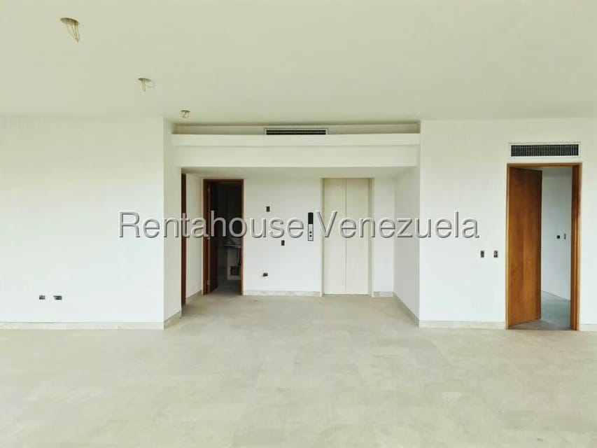 Apartamento (1 Nivel) en Venta en Colinas de Valle Arriba / Mirador de Los Campitos, Distrito Metropolitano - 2