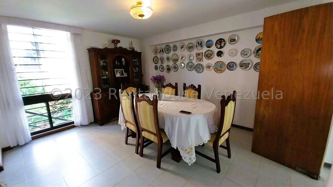 Townhouse (Multiples Niveles) en Venta en La Boyera, Distrito Metropolitano - 11