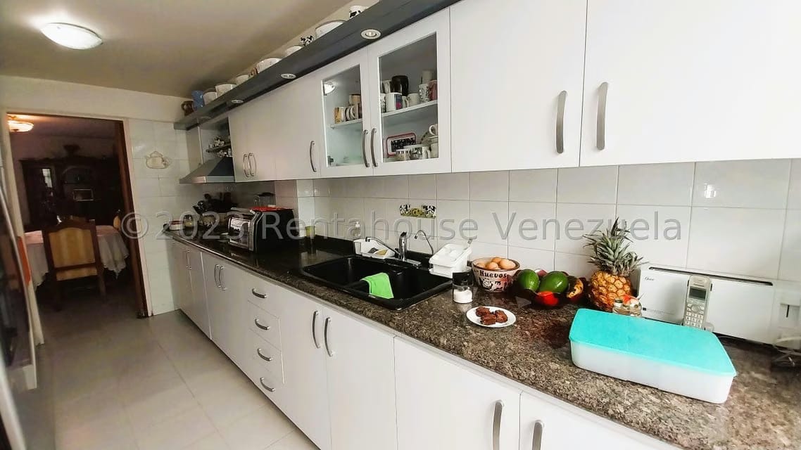 Townhouse (Multiples Niveles) en Venta en La Boyera, Distrito Metropolitano - 13