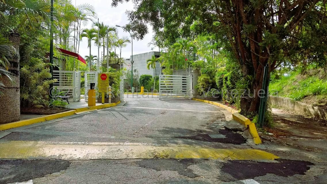 Townhouse (Multiples Niveles) en Venta en La Boyera, Distrito Metropolitano - 3