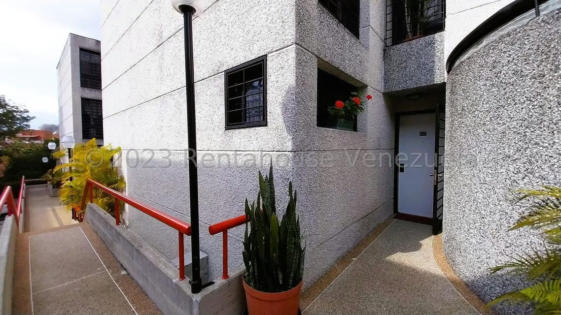 Townhouse (Multiples Niveles) en Venta en La Boyera, Distrito Metropolitano - 4