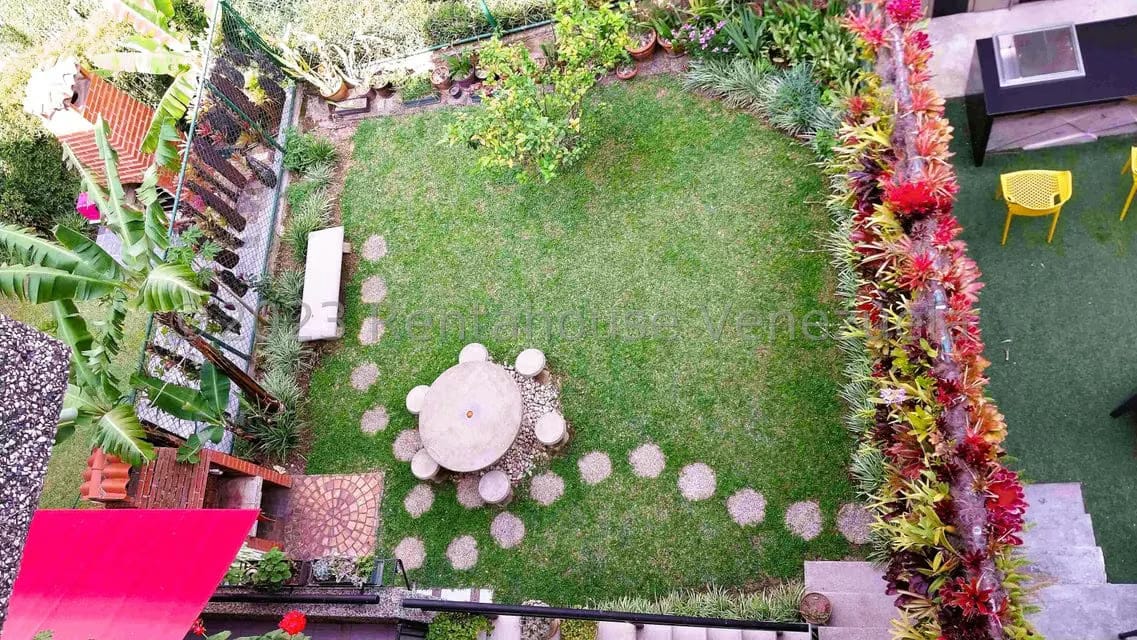 Townhouse (Multiples Niveles) en Venta en La Boyera, Distrito Metropolitano - 40