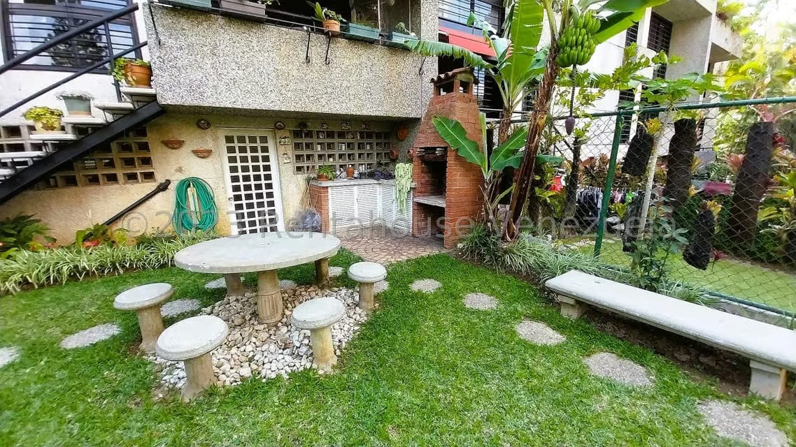 Townhouse (Multiples Niveles) en Venta en La Boyera, Distrito Metropolitano - 53