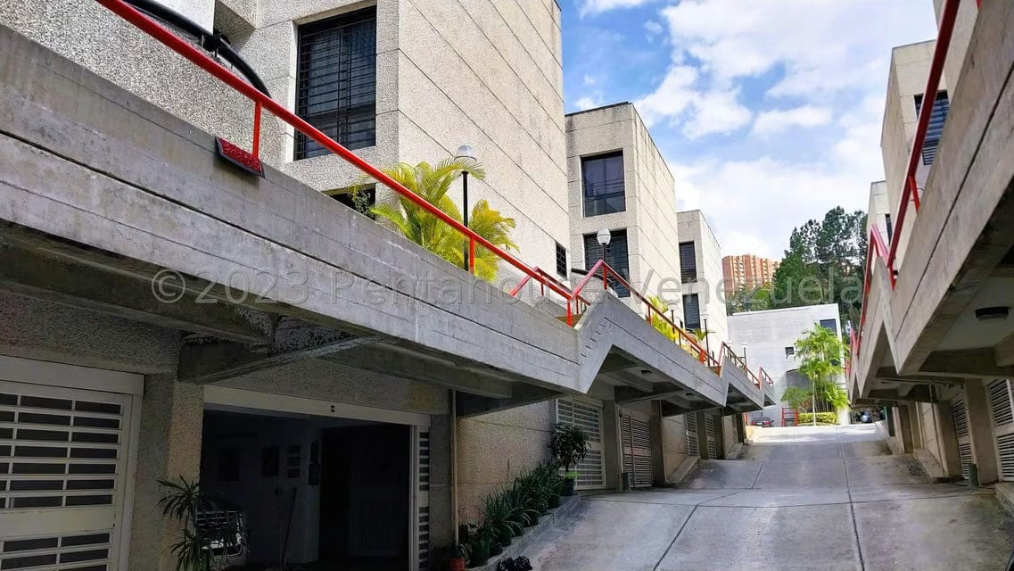 Townhouse (Multiples Niveles) en Venta en La Boyera, Distrito Metropolitano - 55