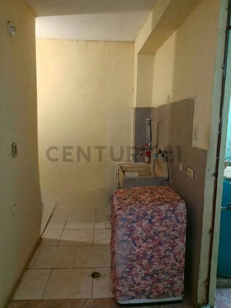 Casa en Venta en Puerto La Cruz. Calle Venezuela - 10