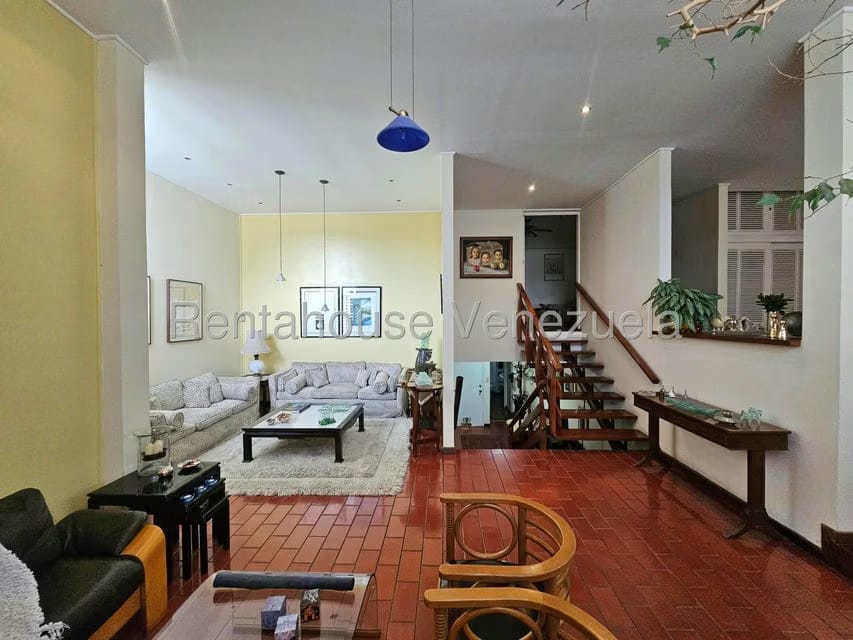 Casa (Multipes Niveles) en Venta en Cumbres de Curumo, Distrito Metropolitano - 13