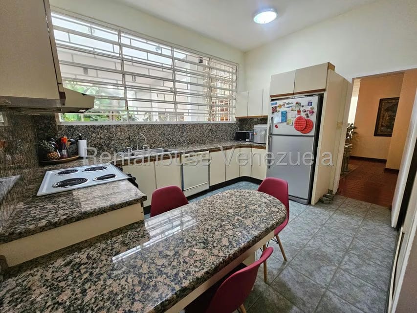 Casa (Multipes Niveles) en Venta en Cumbres de Curumo, Distrito Metropolitano - 18