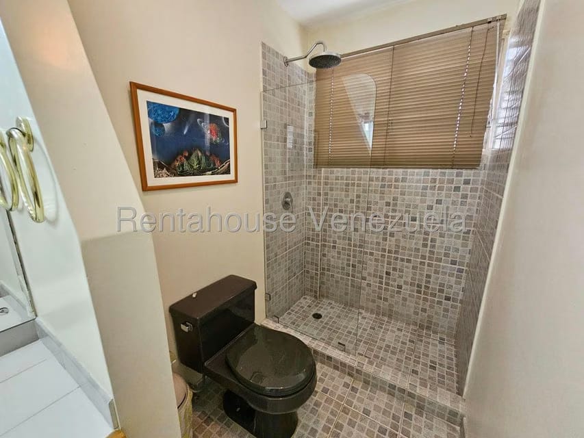 Casa (Multipes Niveles) en Venta en Cumbres de Curumo, Distrito Metropolitano - 32