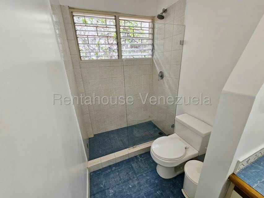 Casa (Multipes Niveles) en Venta en Cumbres de Curumo, Distrito Metropolitano - 38