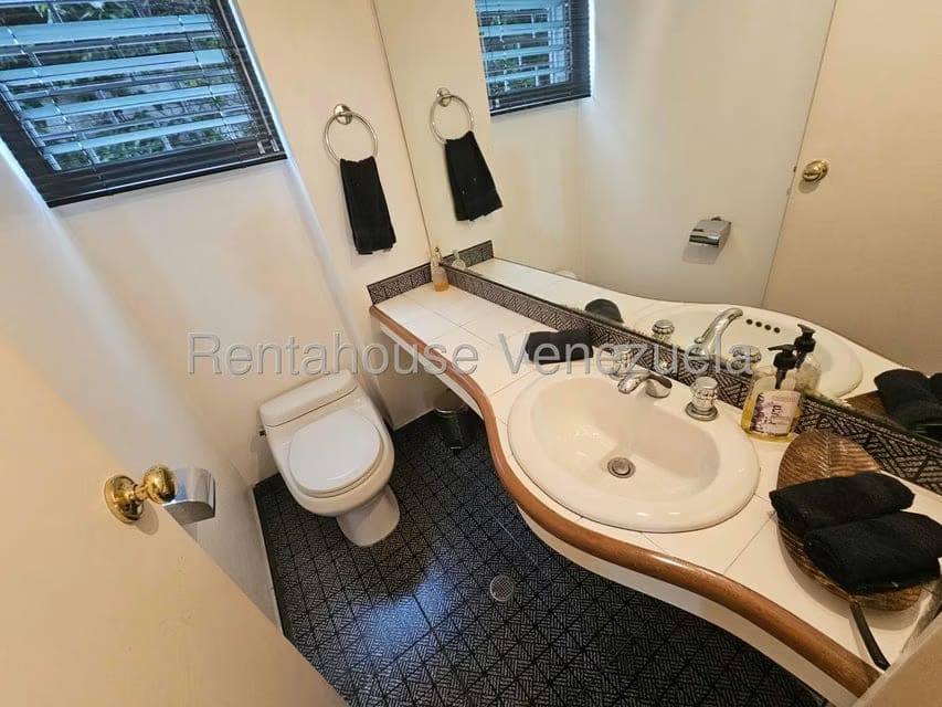 Casa (Multipes Niveles) en Venta en Cumbres de Curumo, Distrito Metropolitano - 6