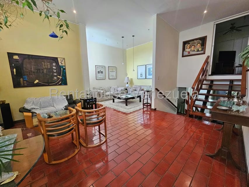 Casa (Multipes Niveles) en Venta en Cumbres de Curumo, Distrito Metropolitano - 7