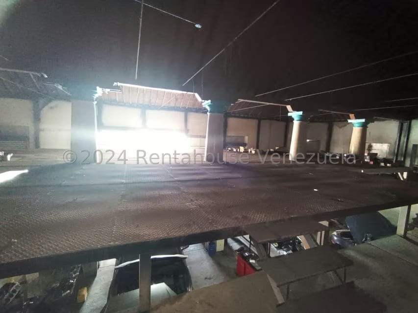 Comercial (Galpon - Deposito) en Venta en Centro, Carabobo - 9