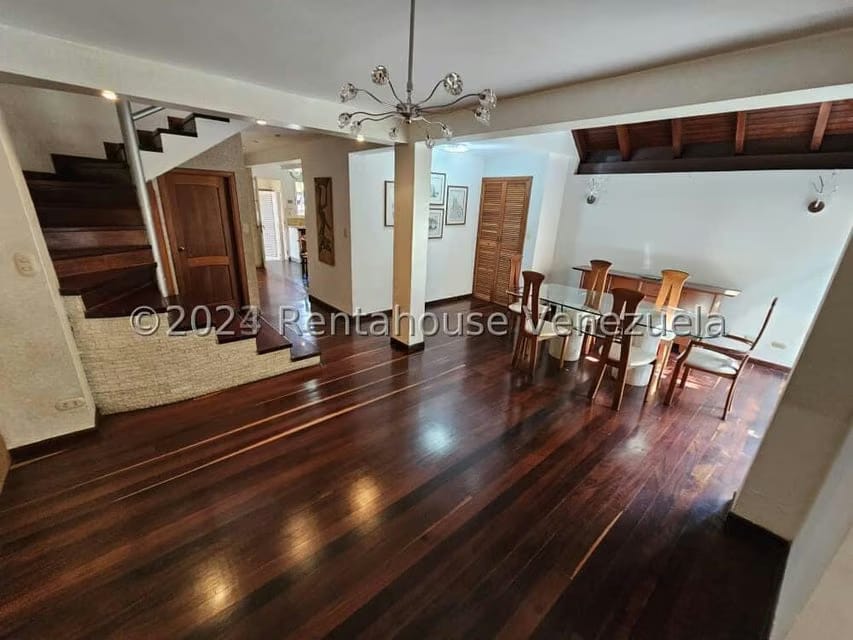 Townhouse (Multiples Niveles) en Venta en La Lagunita Country Club, Distrito Metropolitano - 2