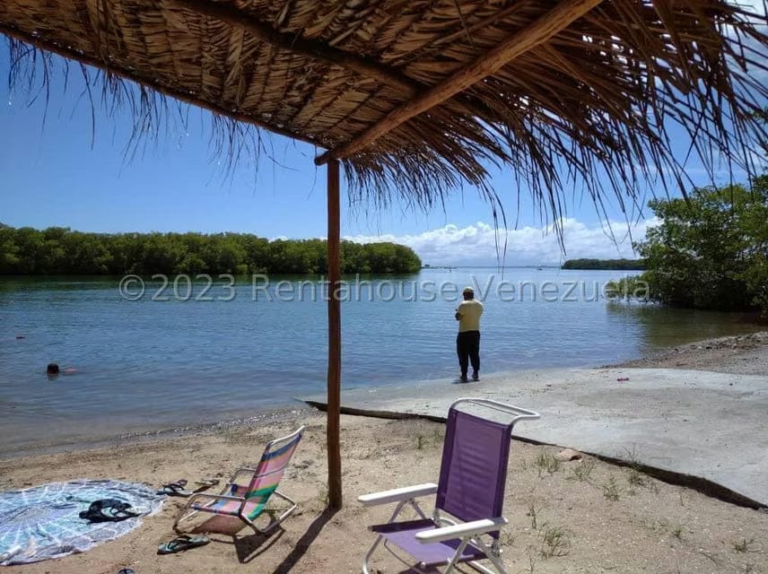 Casa (1 Nivel) en Venta en Mirador Bahía de Buche, Miranda - 3
