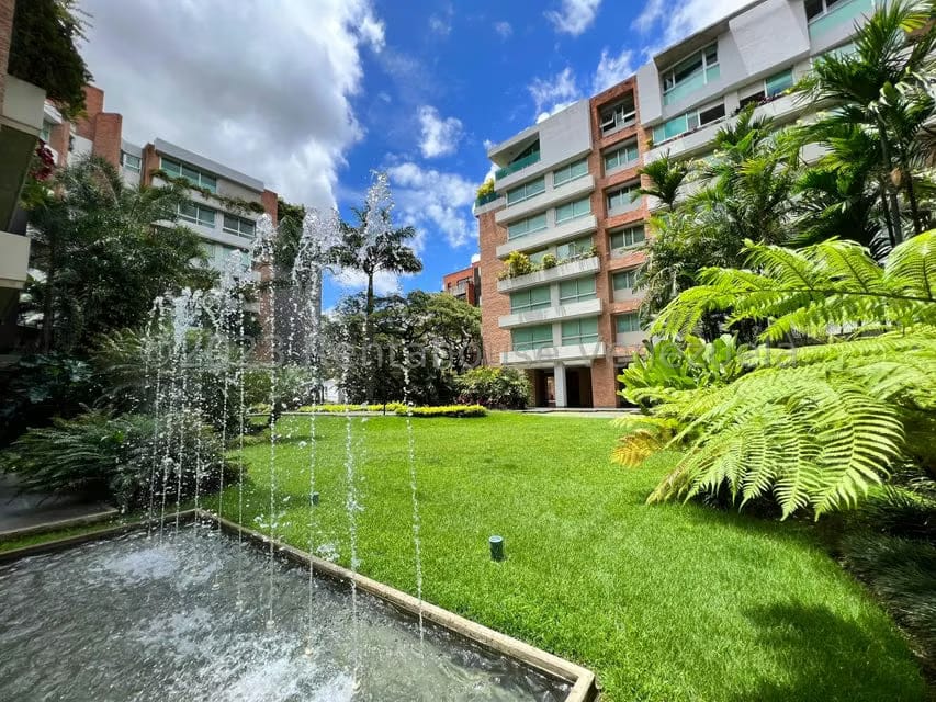 Apartamento (Duplex) en Venta en Campo Alegre, Distrito Metropolitano