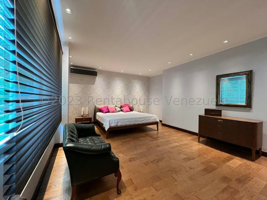 Apartamento (Duplex) en Venta en Campo Alegre, Distrito Metropolitano - 25