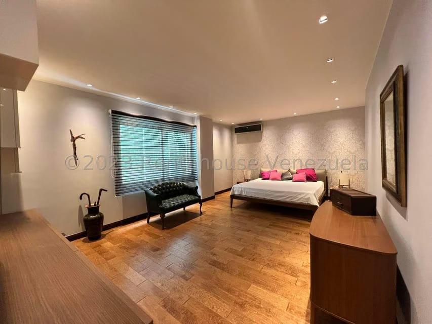 Apartamento (Duplex) en Venta en Campo Alegre, Distrito Metropolitano - 26