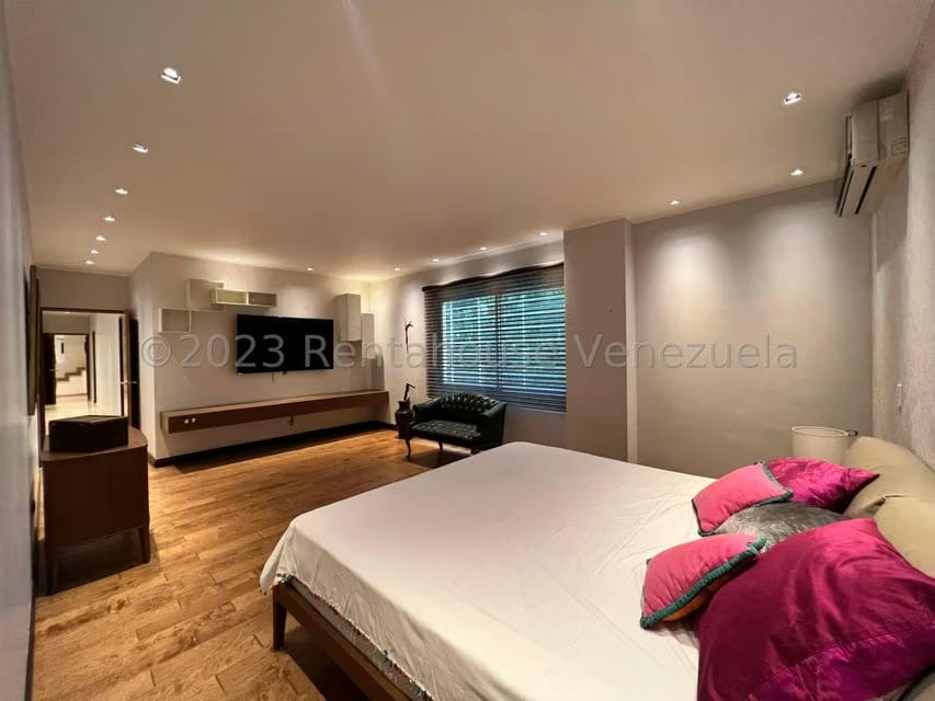 Apartamento (Duplex) en Venta en Campo Alegre, Distrito Metropolitano - 28