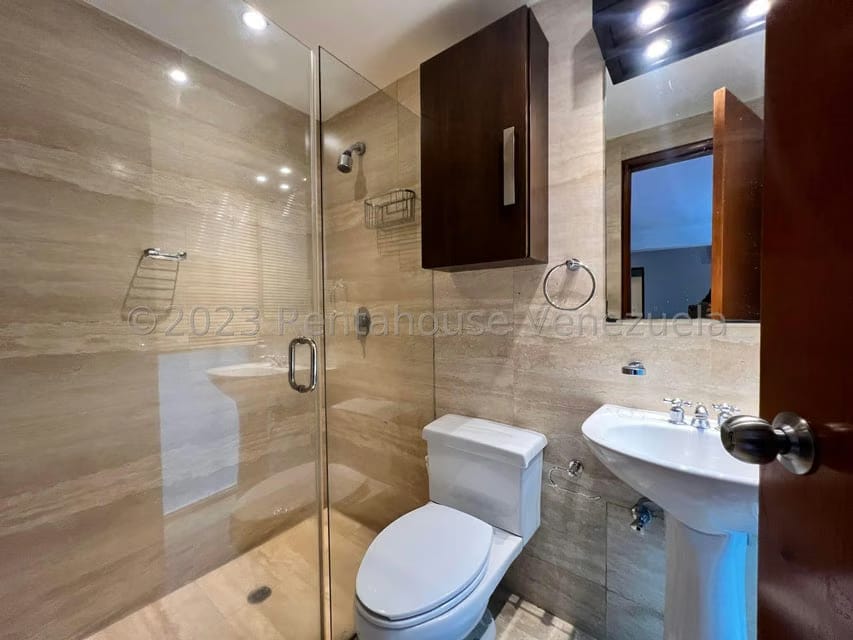 Apartamento (Duplex) en Venta en Campo Alegre, Distrito Metropolitano - 41