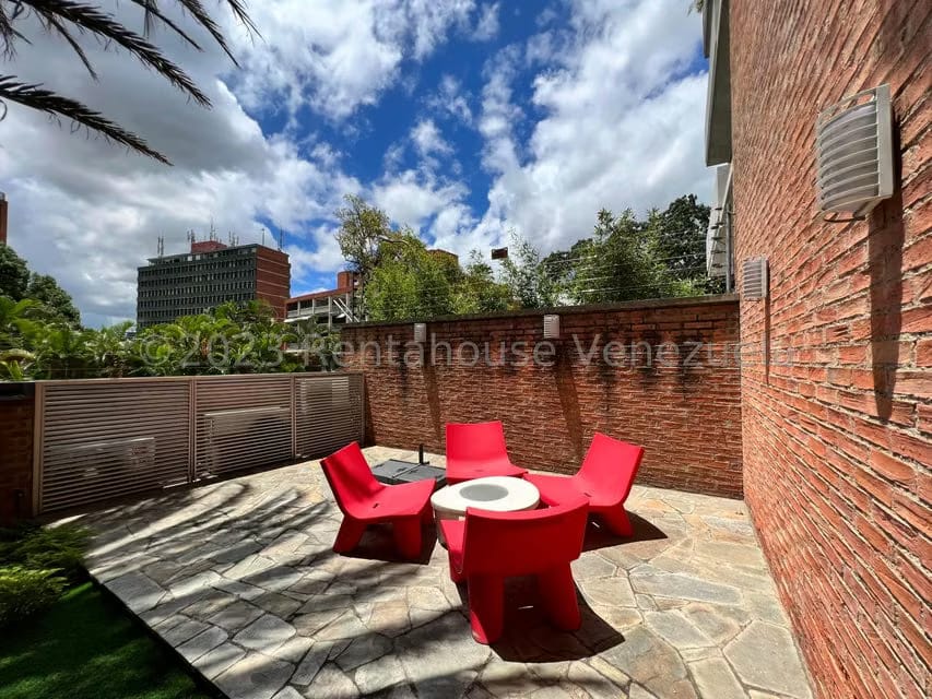 Apartamento (Duplex) en Venta en Campo Alegre, Distrito Metropolitano - 48