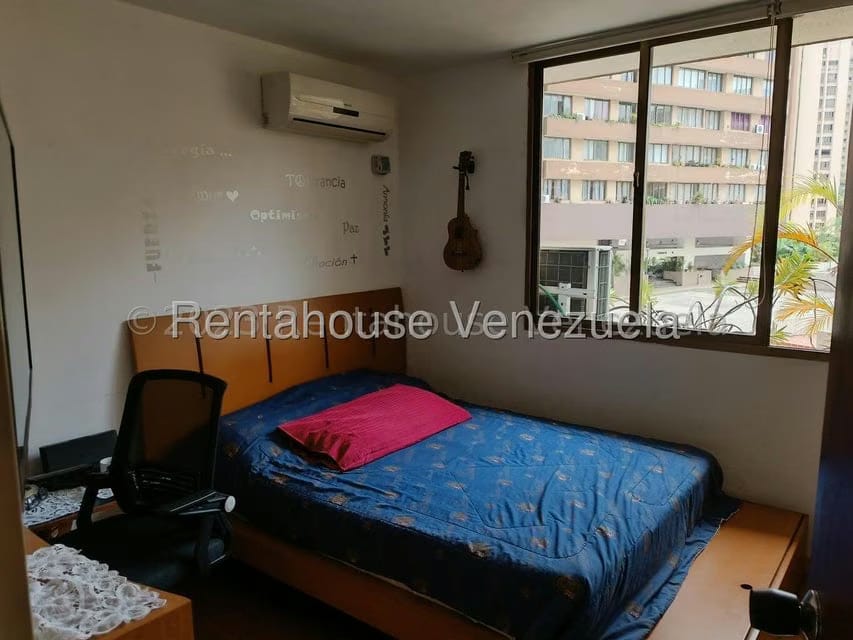 Apartamento (1 Nivel) en Alquiler en Colinas de Quinta Altamira, Distrito Metropolitano - 13