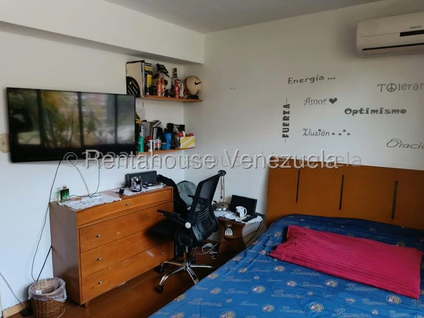 Apartamento (1 Nivel) en Alquiler en Colinas de Quinta Altamira, Distrito Metropolitano - 14
