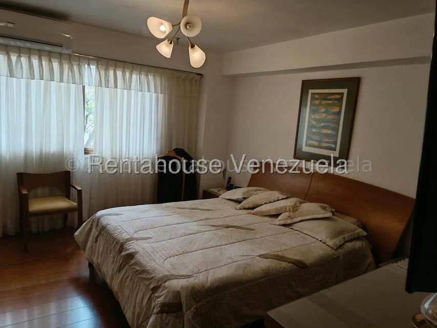 Apartamento (1 Nivel) en Alquiler en Colinas de Quinta Altamira, Distrito Metropolitano - 20