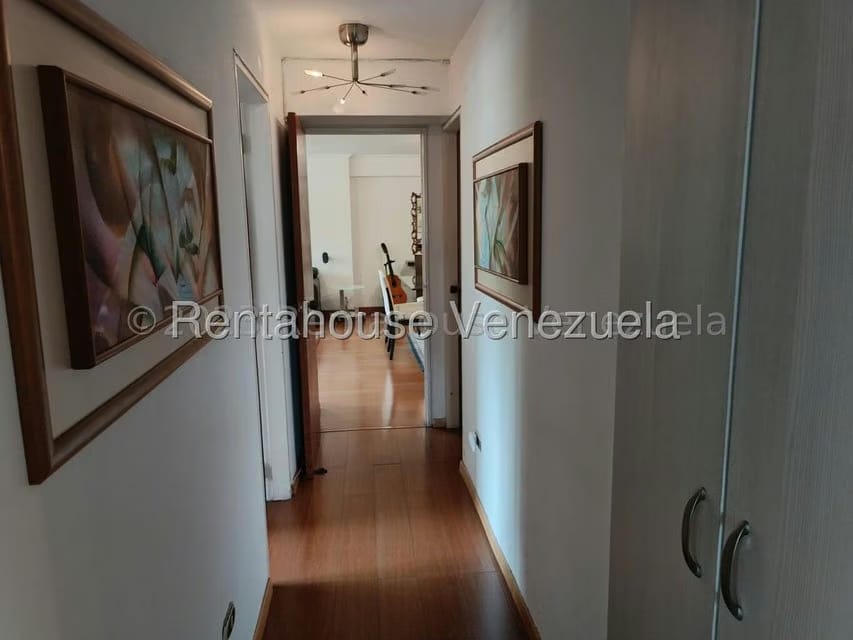 Apartamento (1 Nivel) en Alquiler en Colinas de Quinta Altamira, Distrito Metropolitano - 25