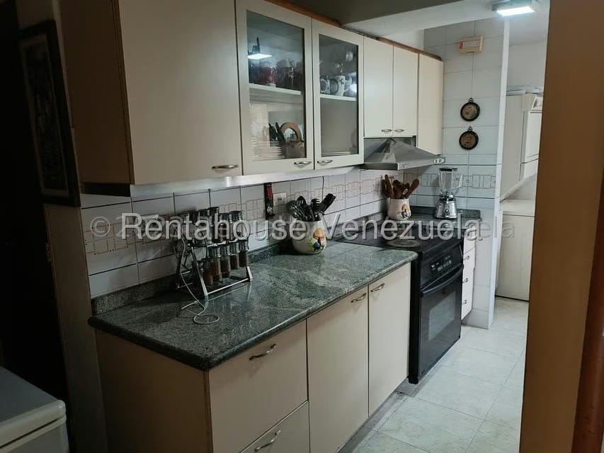 Apartamento (1 Nivel) en Alquiler en Colinas de Quinta Altamira, Distrito Metropolitano - 32