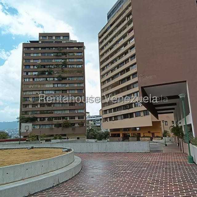 Apartamento (1 Nivel) en Alquiler en Colinas de Quinta Altamira, Distrito Metropolitano - 41