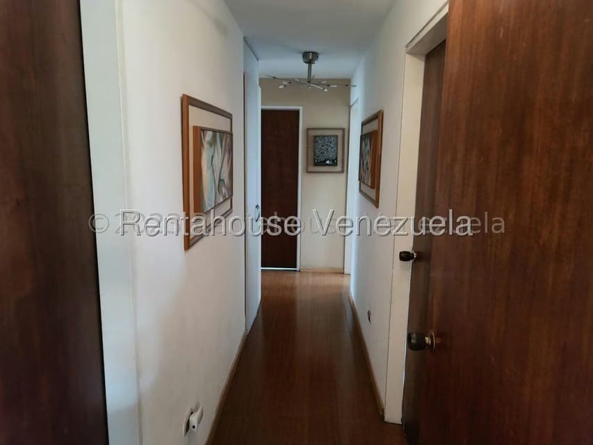 Apartamento (1 Nivel) en Alquiler en Colinas de Quinta Altamira, Distrito Metropolitano - 8