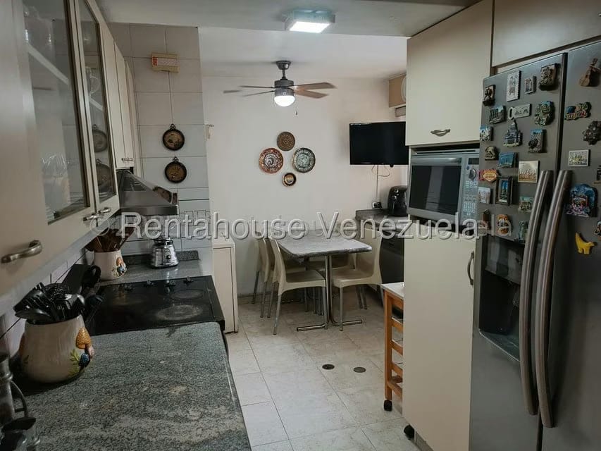 Apartamento (1 Nivel) en Alquiler en Colinas de Quinta Altamira, Distrito Metropolitano - 9
