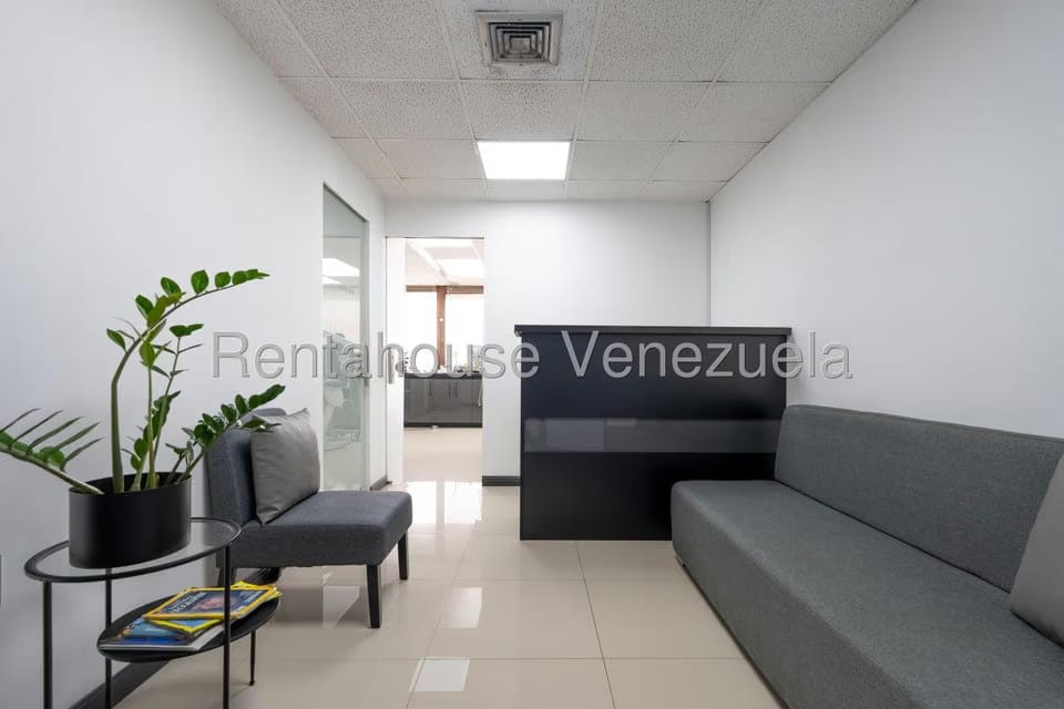 Comercial (Oficina) en Alquiler en Chuao, Distrito Metropolitano